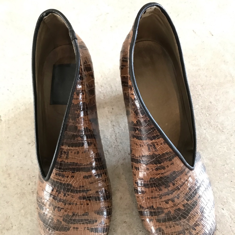 Snake pattern Amazing shoe!!!